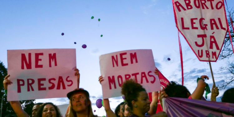 Nesta quinta-feira (28) é celebrado o Dia de Luta pela Descriminalização e Legalização do Aborto na América Latina e Caribe - Foto: Fábio Rodrigues Pozzebom/Agência Brasil