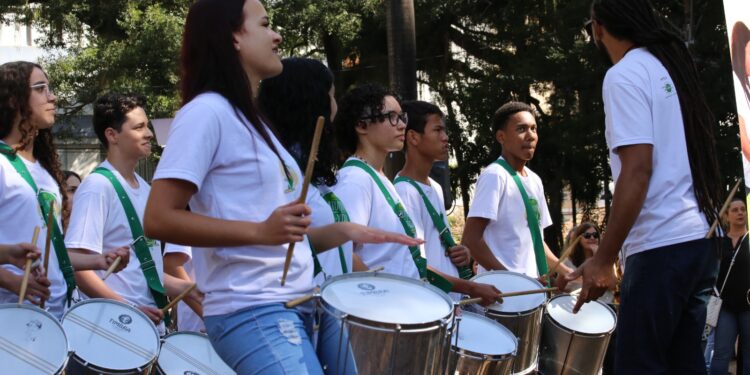espetáculo faz parte do projeto sociocultural “Batuque na Vida” - Foto: Caio Marsal/Divulgação