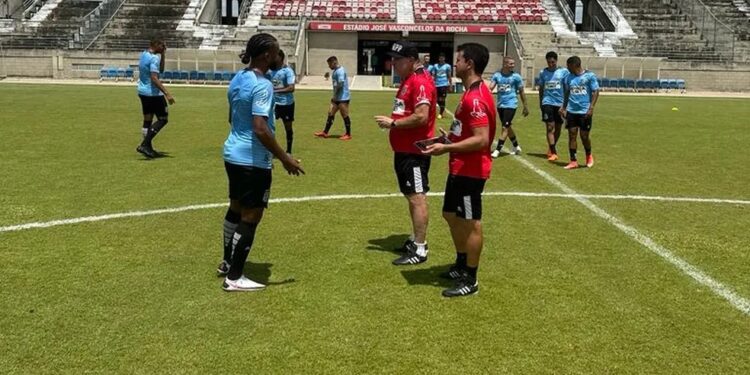 Em duelo de piores ataques, Ponte busca aliviar momento de pressão contra lanterna da Série B