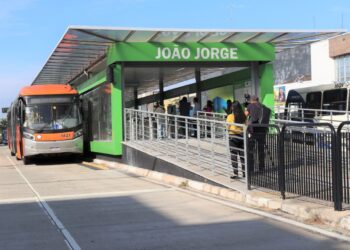 A licitação também abrange a operação e manutenção do BRT. Foto: Divulgação/Emdec