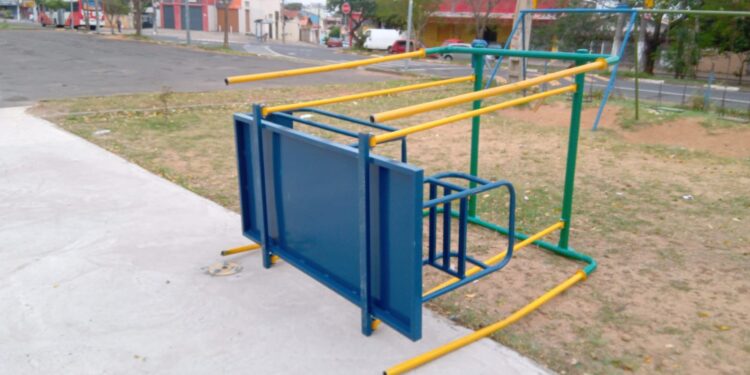 Vandalismo atinge parque inclusivo que nem havia sido inaugurado