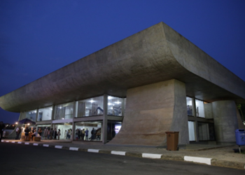 O Museu da Cidade, Casa de Vidro, fica no Lago do Café; exposição permanece até 29 de outubro - Foto: Firmino Piton/Divulgação