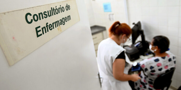 Para o cargo de enfermeiro, são 10 vagas no edital. Foto: Carlos Bassan/Arquivo/PMC