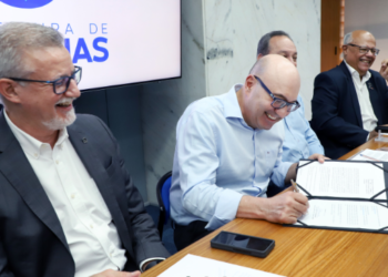 Autoridades na solenidade: consolidação de parcerias e intercâmbios entre as duas partes - Foto: Fernanda Sunega/Divulgação