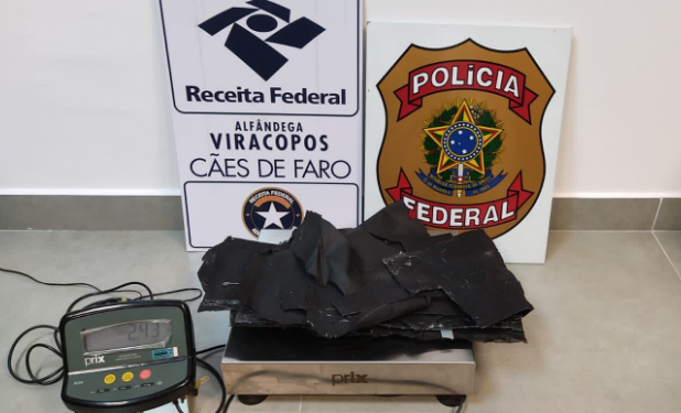 Droga foi localizada durante fiscalização de rotina de passageiros e bagagens - Foto: Divulgação PF