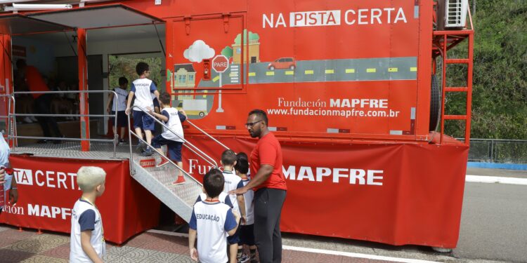 Programa Na Pista Certa, da Fundación MAPFRE foca na mobilidade e segurança viária para crianças - Foto: Divulgação