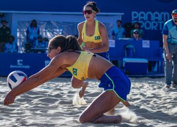 A dupla do Brasil venceu a semifinal em dois sets. Foto: Wander Roberto/COB