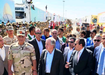 Secretário-geral da ONU, António Guterres, visita o cruzamento de Rafah. Foto: UN Egypt/Mohamed Elkoossy/Via ONU News