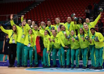 Seleção Brasileira feminina de basquete derrotou a Colômbia por 50 a 40 na noite deste domingo e ficou com o ouro no Pan - Foto: CBB/Divulgação