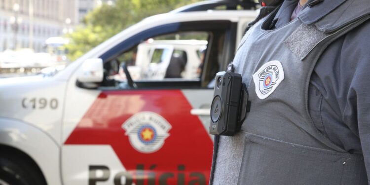 Uso de câmeras acopladas aos uniformes de policiais militares do estado de São Paulo para registro das suas ações. Fotos: Rovena Rosa/Agência Brasil
