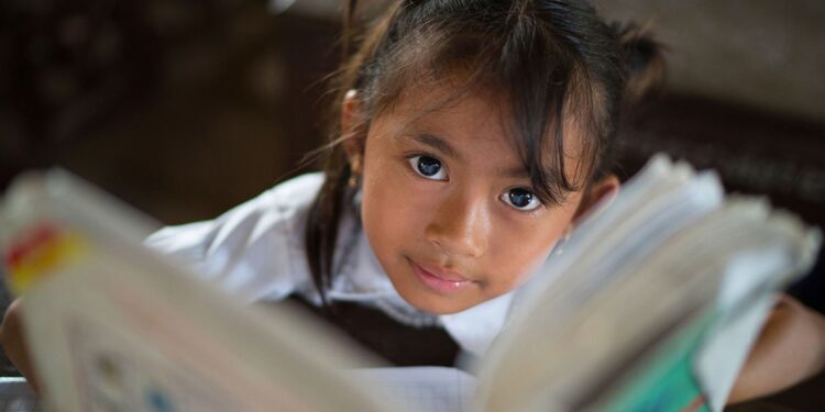 Cidades designadas como Capital Mundial de Livro da Unesco comprometem-se em promover livros e leitura para todas as idades. Foto: ©UNICEF/Cambodia/Todd Brown