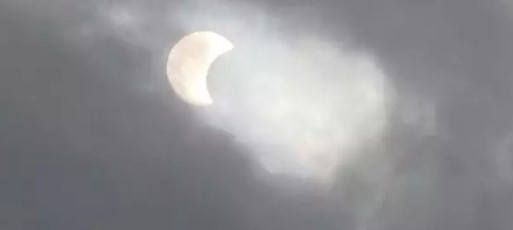 Eclipse anular do sol é observado de forma parcial em Campinas