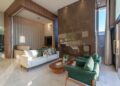 Sala de estar com lareira e home theater dos arquitetos Tales Miranda e Lucas Mareti,  de Americana. Fotos: Divulgação
