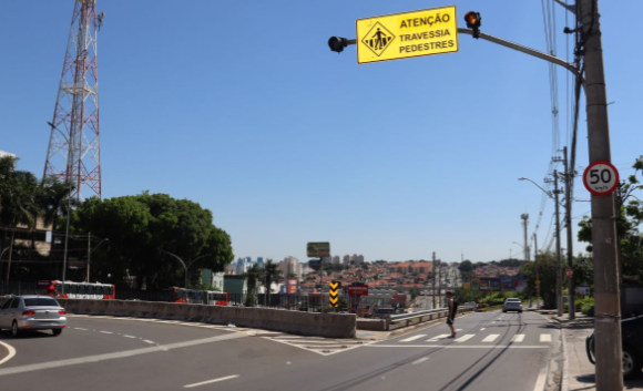 Avenida John Boyd Dunlop tem obras em pontos críticos de acidentes
