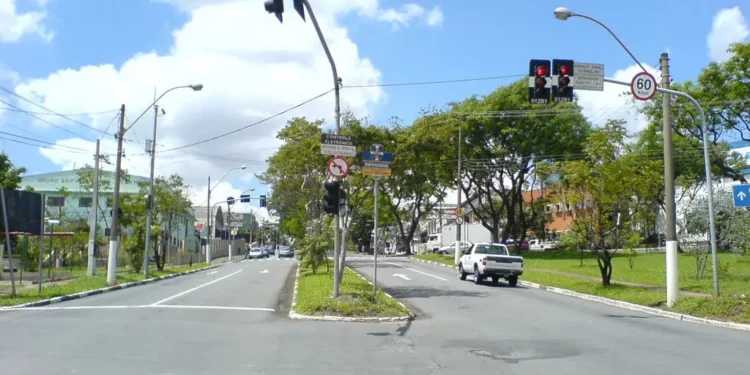 O coletivo rodou cerca de 2km, até o cruzamento com a avenida Jorge Tibiriçá. Foto: Arquivo