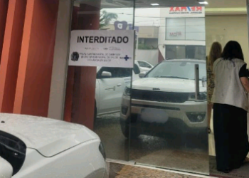 Espaço interditado funciona na Rua Hermas Braga - Foto: Divulgação/Coordenação da Vigilância Sanitária