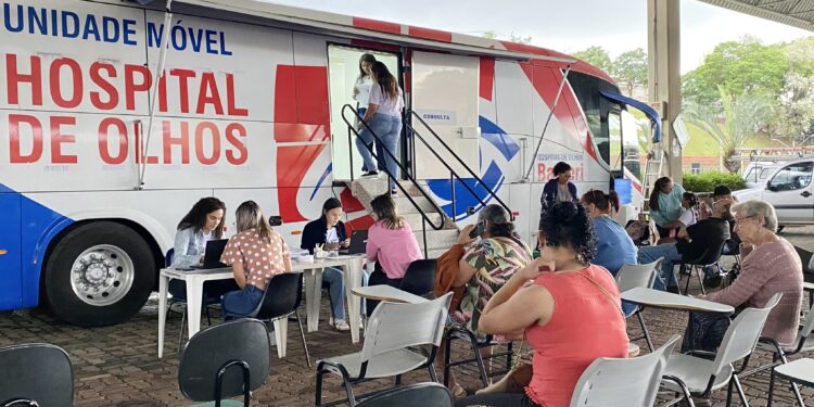 Ônibus Oftalmologia  atende agora por demanda espontânea. Foto Amanda Alves/PMV