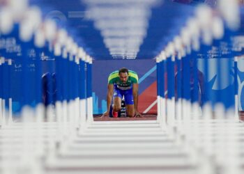 Brasil garantiu a dobradinha na prova dos 110 metros com barreiras com o ouro de Eduardo de Deus e o bronze de Rafael Pereira - Foto: Alexandre Loureiro/COB