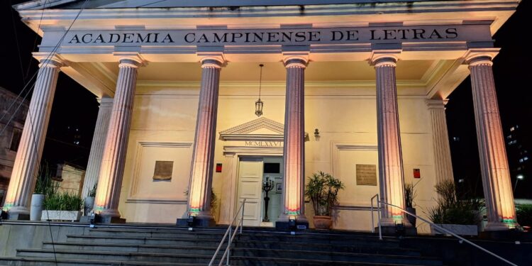 A Academia Campinense de Letras, que está finalizando as obras de sua nova iluminação, promove Sessão de Posse de novos acadêmicos no próximo dia 6 de novembro - Foto: Divulgação
