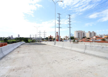 O viaduto tem 55 metros de extensão e o principal objetivo da obra é beneficiar o corredor BRT ; Campo Grande - Foto: Fernanda Sunega/Divulgação