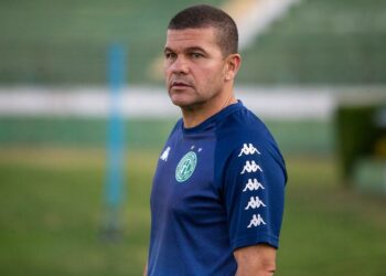 Técnico Umberto Louzer busca espantar má fase do Guarani na Série B -Foto: Thomaz Marostegan/Guarani FC