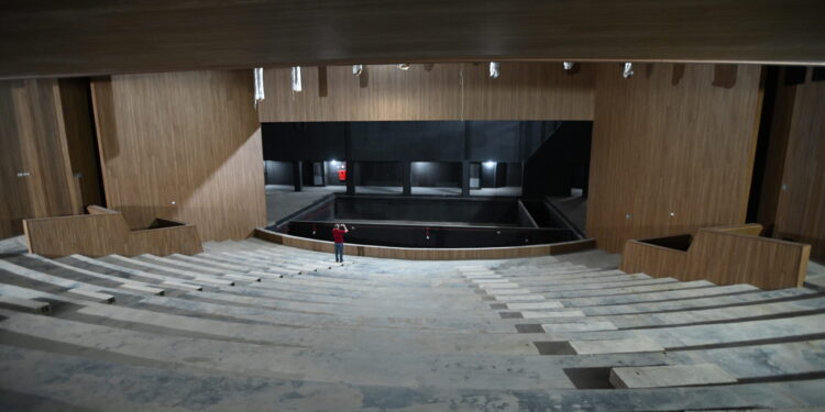 Teatro Luís Otávio Burnier, que já recebeu melhorias, será o foco da 2ª fase. Foto: Carlos Bassan/PMC