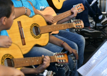 Projeto Oficinas de Música Caipira participa de um encontro na Paróquia Divino Salvador - Foto: Gilberto dos Santos Junior/Divulgação