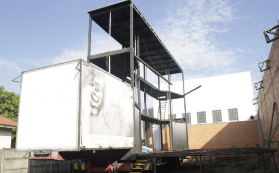 Carreta Encantada leva Natal Caminhos dos Sonhos para bairros de Campinas