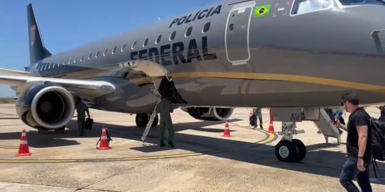 Policiais federais de Campinas e região durante pouso no Aeroporto Internacional Marechal Rondon de Cuiabá Foto: Reprodução/PF