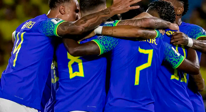 Seleção brasileira entra em campo na noite desta terça-feira (21) contra a Argentina - Foto: Staff Images/CBF