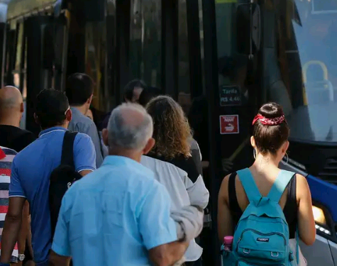 Capital paulista anuncia passe livre nos ônibus aos domingos
