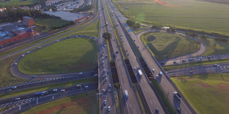 Rodovia D. Pedro, na altura do quilômetro 140, em Campinas: mais carros nas estradas. Foto: Divulgação