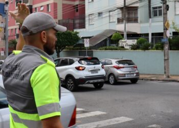 Agentes de mobilidade urbana repassarão orientações para motoristas - Foto: Emdec/Divulgação