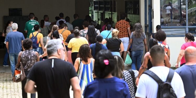 Prefeitura homologa concurso com 62 vagas para saúde/geral