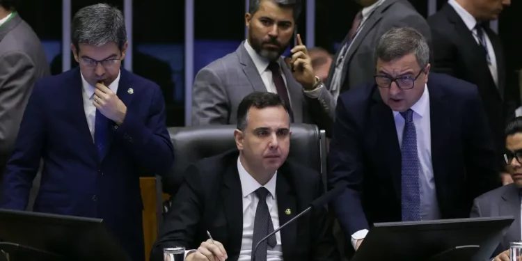 O texto elevou os valores previstos para o fundo eleitoral em 2024 para R$ 4,96 bilhões. Foto: Lula Marques/Agência Brasil