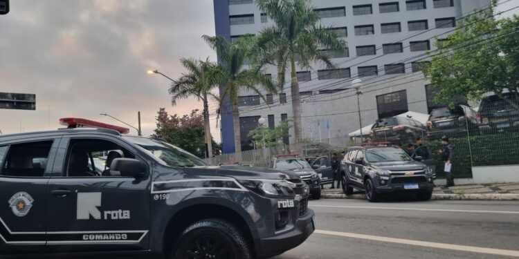 Operação mobilizou 200 agentes, entre policiais federais e militares Foto: Divulgação/PF
