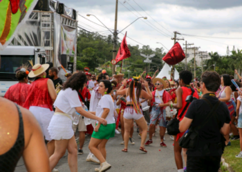 Carnaval em Vinhedo: bandas, praça de alimentação, arquibancada e artesanato - Foto: Eliel Rezende/Divulgação