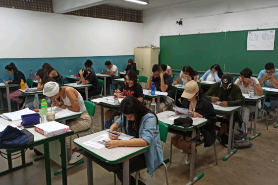 Há 21 anos a iniciativa ajuda estudantes de baixa renda da região a realizar o sonho de entrar na universidade - Foto: Divulgação