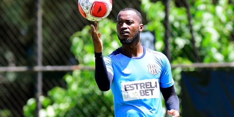 Emerson Santos vem de dois acessos consecutivos à Série A, com Bahia em 2022 e Juventude em 2023. Foto: Marcos Ribolli/PontePress