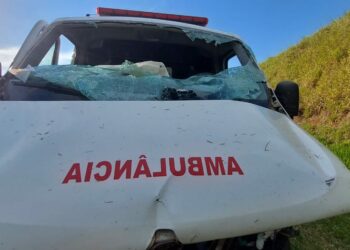 O motorista da ambulância perdeu o controle e atravessou a pista, atingindo o Polo de frente. Fotos: Leandro Ferreira/Hora Campinas