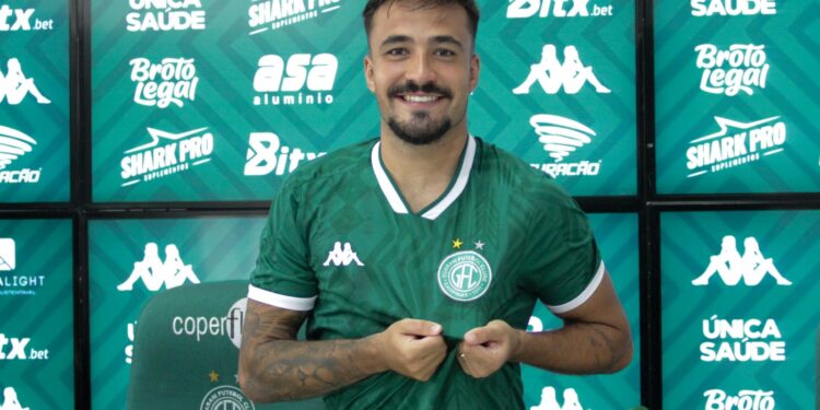 O gaúcho Heitor, de 23 anos, foi revelado pelo Internacional. Foto: Raphael Silvestre/Guarani FC