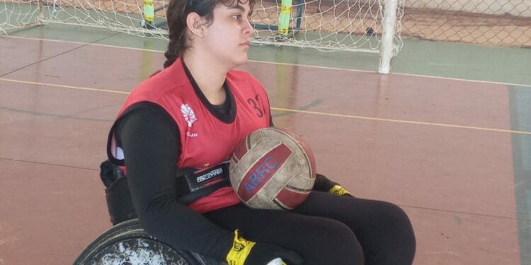 Rugby em Cadeiras de Rodas motiva jovem que ficou tetraplégica em aula de natação