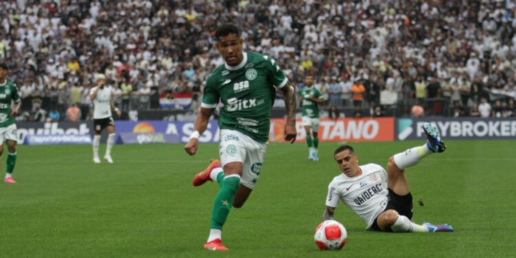 O atacante Reinaldo foi um dos estreantes da equipe bugrina. Fotos: Raphael Silvestre/Guarani FC