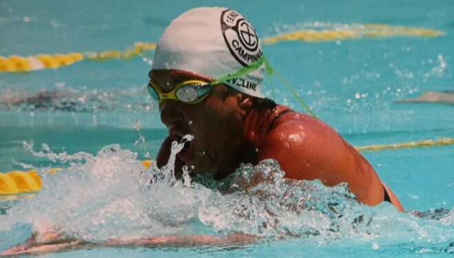 Dona Eveline compete em torneio estadual na prova de nado peito - Foto: Divulgação