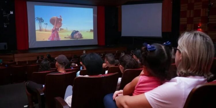 Nesta quinta-feira, dia 11 de janeiro, será exibido o filme “Super Mario Bros”, no Teatro Municipal Dona Zenaide, às 15h - Foto: Ivair Oliveira/PMJ/Arquivo