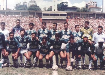 O time do Guarani, que conquistou a Copinha em 1994, tinha nomes como Luizão, Betinho e Alberto Valentim. Foto: Acervo/Roberto Constantino