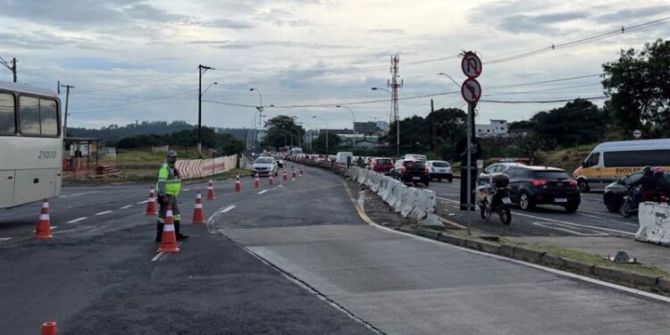 O bloqueio na avenida será a partir das 22h e seguirá até as 5h da quarta-feira (31). Foto: Emdec/Divulgação