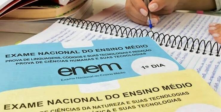O número de estudantes nota 1 mil mais que triplicou entre o Enem 2022 e a última edição Foto: Divulgação