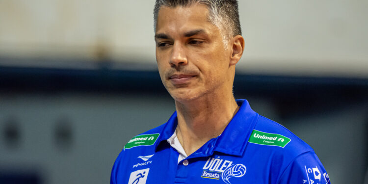 Vôlei Renata volta aos treinos de olho no jogo em Montes Claros