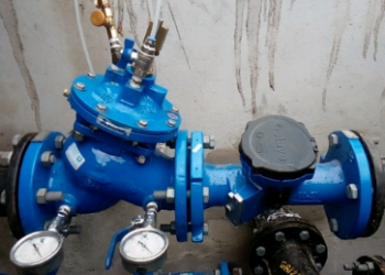 Sanasa vai interligar válvula reguladora de pressão à rede de água - Foto: Manoel de Brito/Divulgação Sanasa